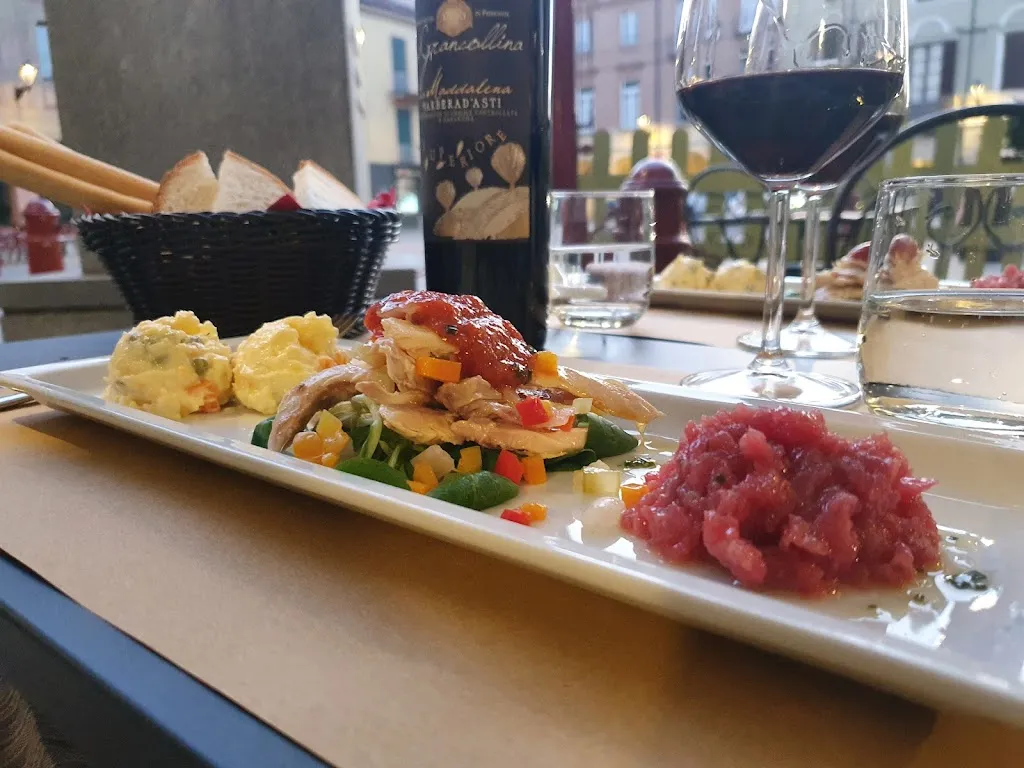 Osteria Vineria Madama La Barbera_San Damiano al Colle_slider_image_2