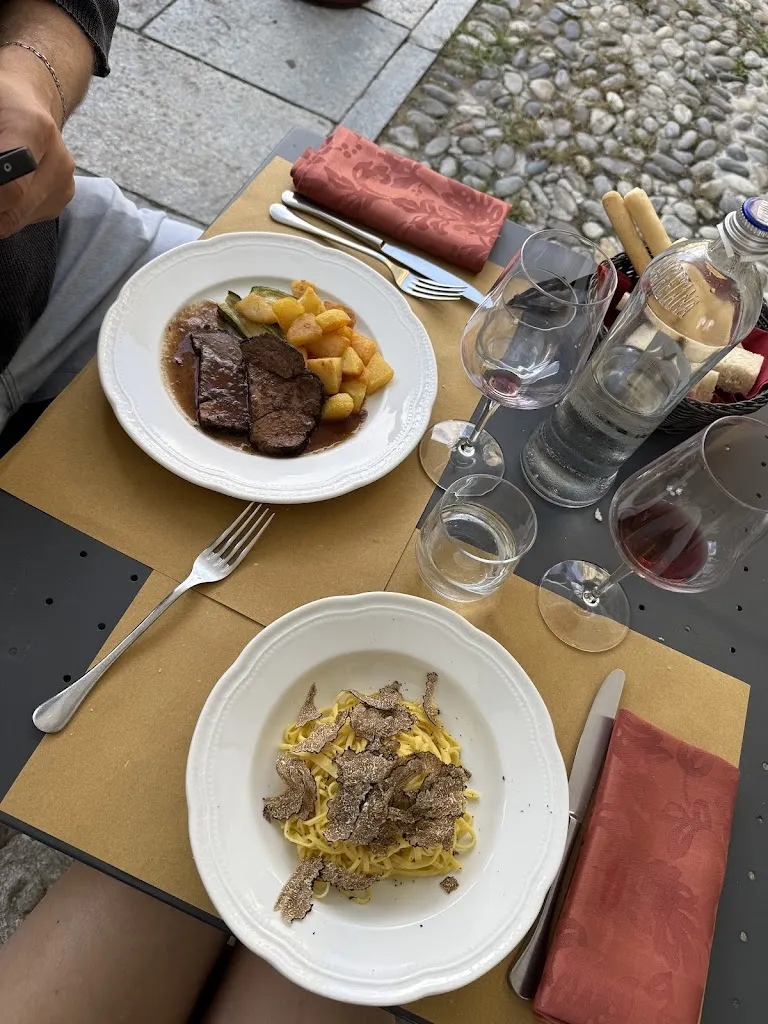 Osteria Vineria Madama La Barbera_San Damiano al Colle_slider_image_3