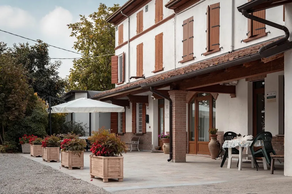 Farmhouse La Vigna_San Giacomo delle Segnate_slider_image_1