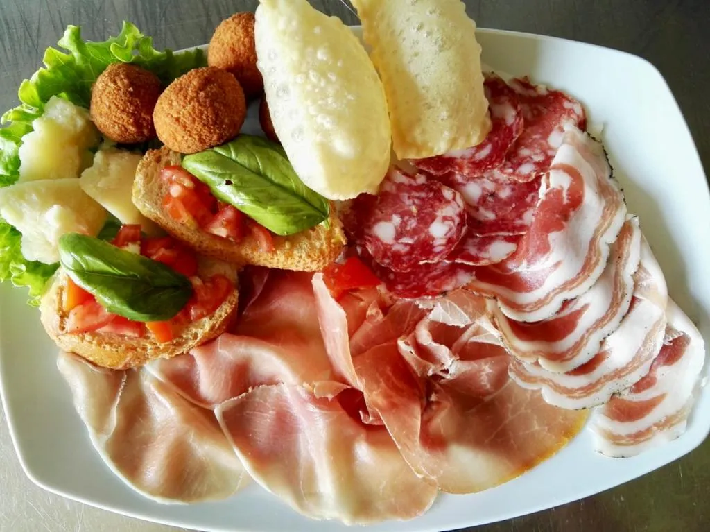 Ristorante Lucia_San Giacomo delle Segnate_slider_image_2