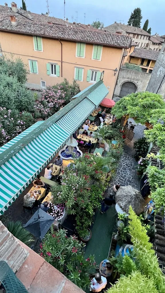 Sole Carbone_El Patio_San Felice del Benaco_review