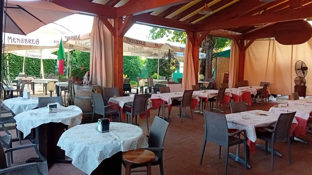 Bar Trattoria Dal Mago Di Erti R.E S.S.N.C. restaurant in San Giovanni in Croce