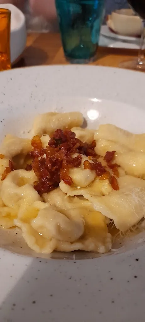 Wendy Donkoh_Taverna di Arlecchino di Moretti Franco_San Giovanni Bianco_review