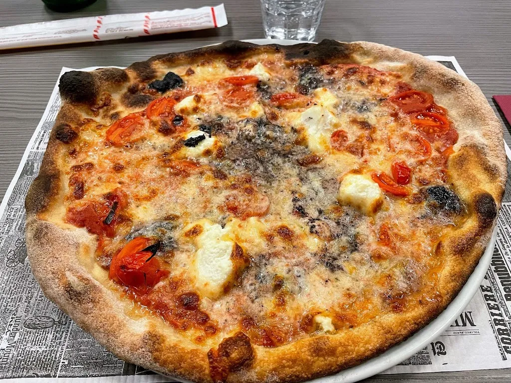 Palaevolution Bar restaurant in San Giovanni Bianco