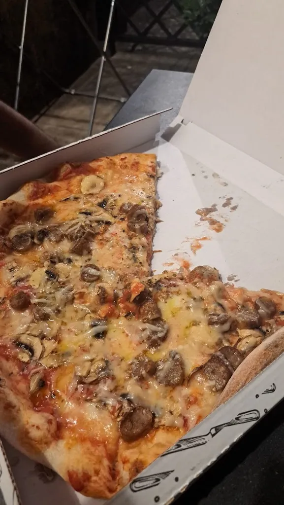 Lucas Cunha_Pizzeria la cupola_Cannole_review