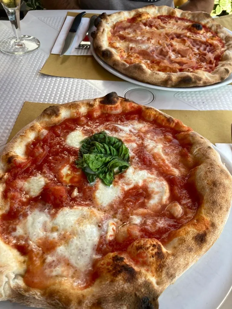 Rhona Cartner_Pizzeria Da Carlo Sas_San Nazzaro Val Cavargna_review