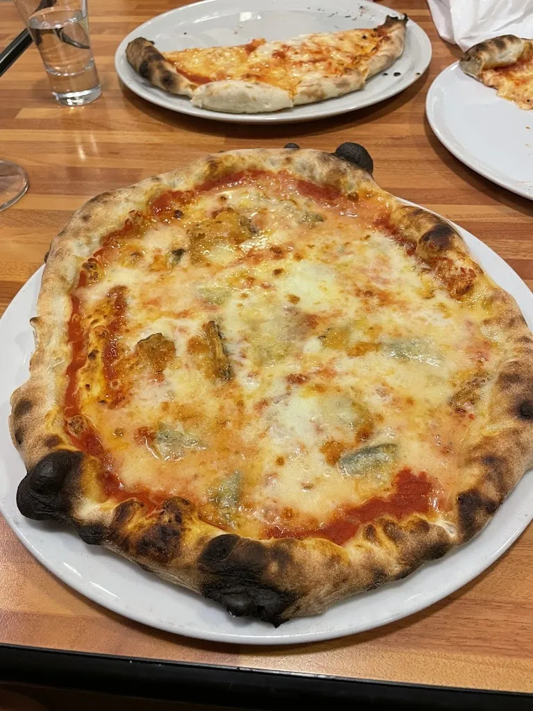 qaiser hussain_Pizzeria Da Carlo Sas_San Nazzaro Val Cavargna_review