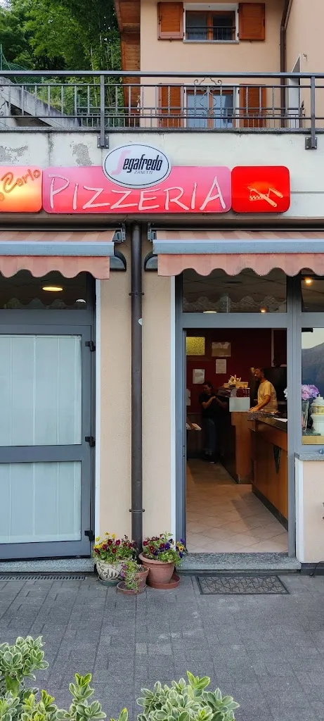 Pizzeria Da Carlo Sas restaurant in San Nazzaro Val Cavargna