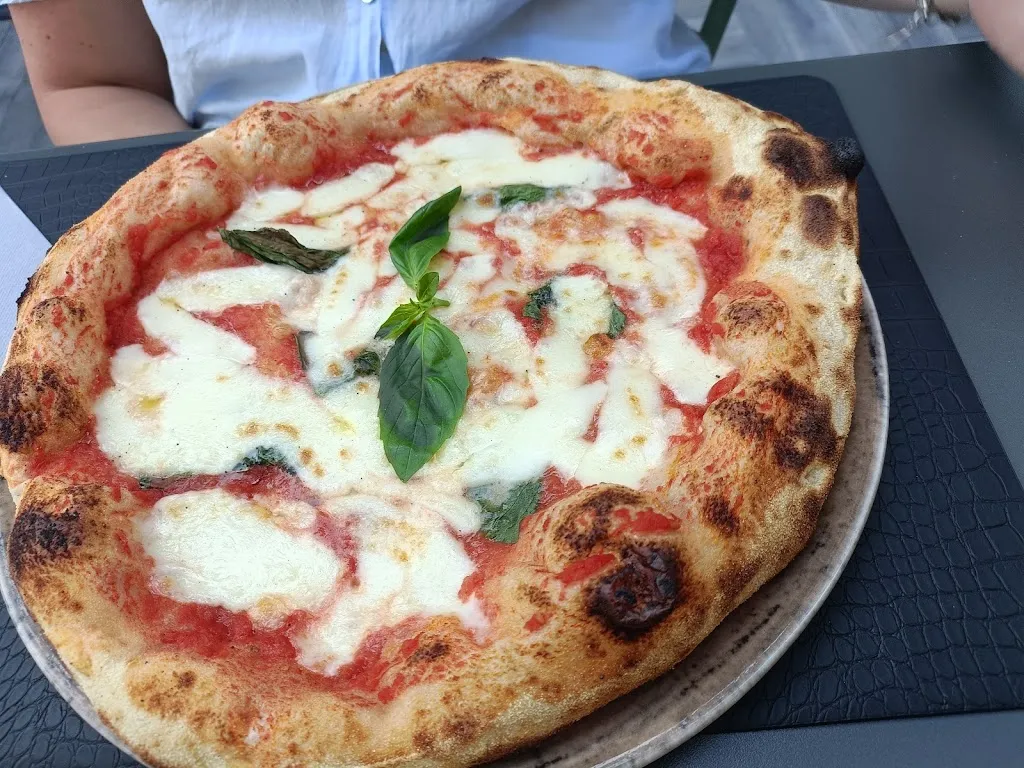 Barrio - Pizza & Drinks_San Martino Siccomario_slider_image_3