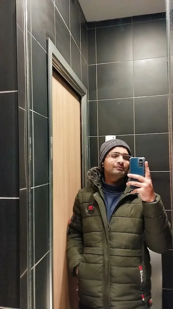 Ehtisham Bhatti_McDonald's_San Martino Siccomario_recensione