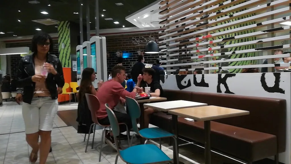 McDonald's_San Martino Siccomario_slider_image_2