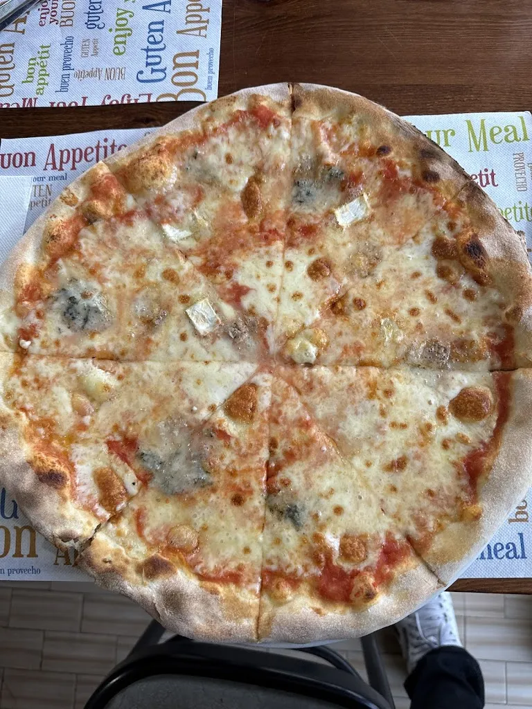 Pizzeria La Santa Lucia_San Martino Siccomario_slider_image_2