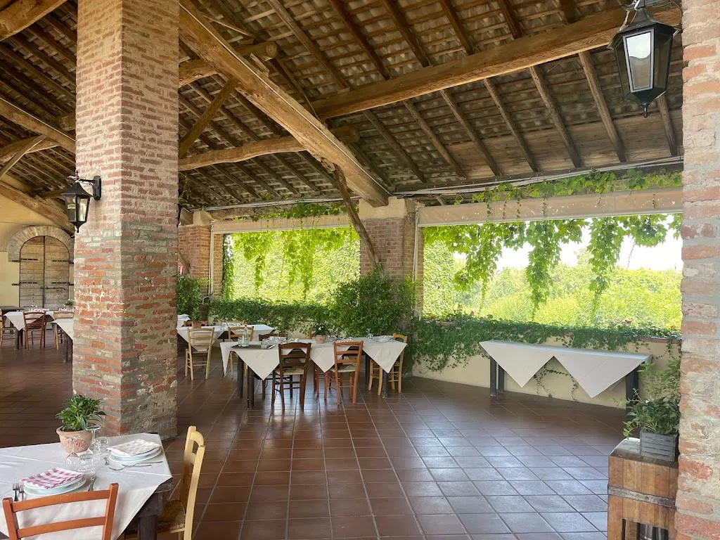 Isolone restaurant in San Rocco al Porto