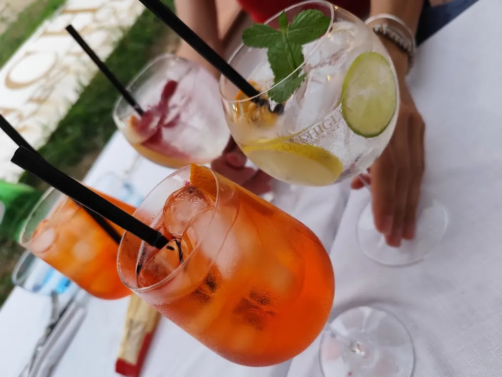 Laura Laura_Ocean Conchiglia Lounge Bar_San Rocco al Porto_review