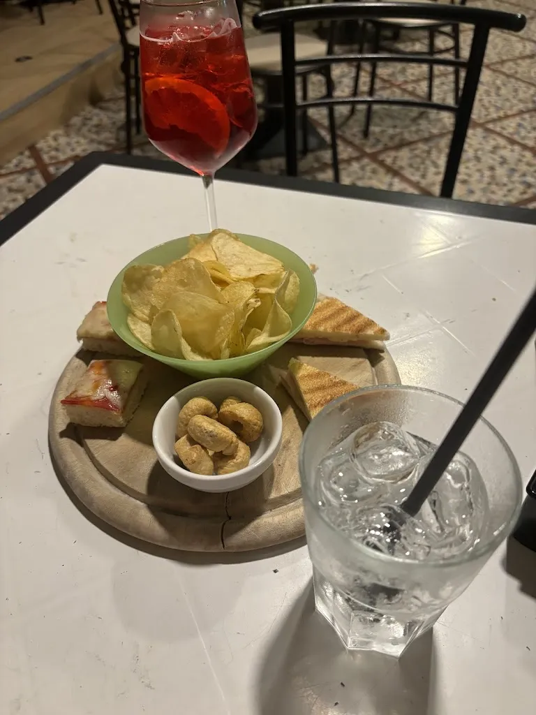 Bar "La Meridiana" restaurant in San Rocco al Porto