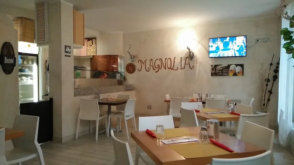 Pizzeria Caffè Magnolia_Sannazzaro de' Burgondi_slider_image_1