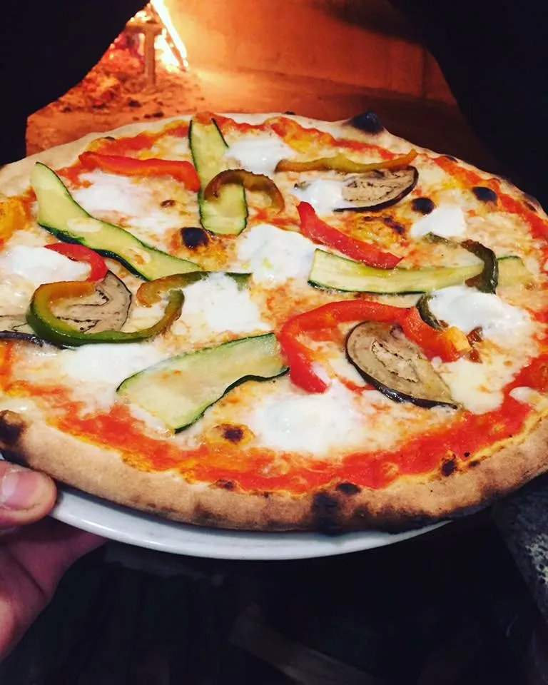 Pizzeria Caffè Magnolia_Sannazzaro de' Burgondi_slider_image_2