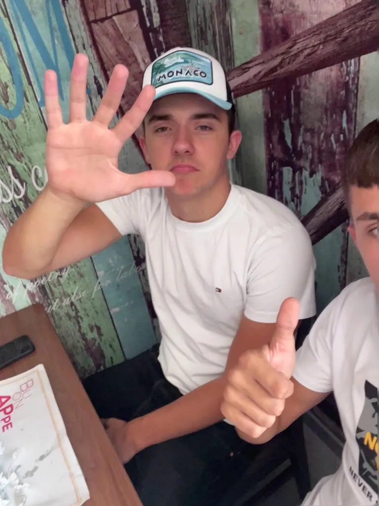 Emrah Muhic_Pizzeria d'asporto POMODORO E BASILICO_Sarezzo_review