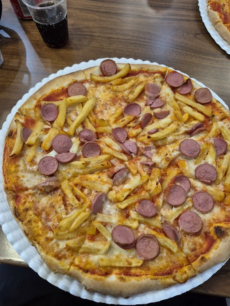 Giulia Monteleone_Pizzeria d'asporto POMODORO E BASILICO_Sarezzo_review