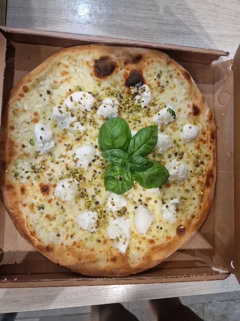 Pizzeria d'asporto POMODORO E BASILICO_Sarezzo_slider_image_3