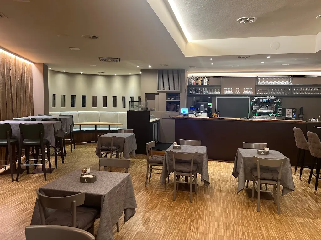 Dam bistró_Sarezzo_slider_image_1