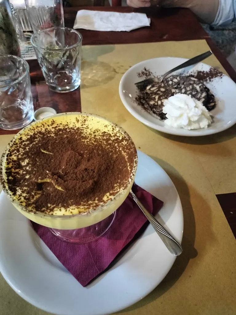 Marika Peluso_Pi Greco Pub Pizzeria_Schivenoglia_review