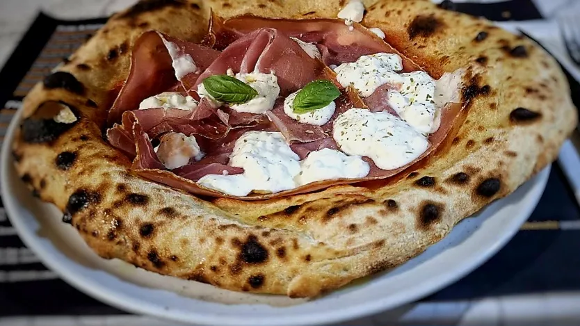 Francesco Cappetta_C27 Pizzeria 2.0_Scanzorosciate_review