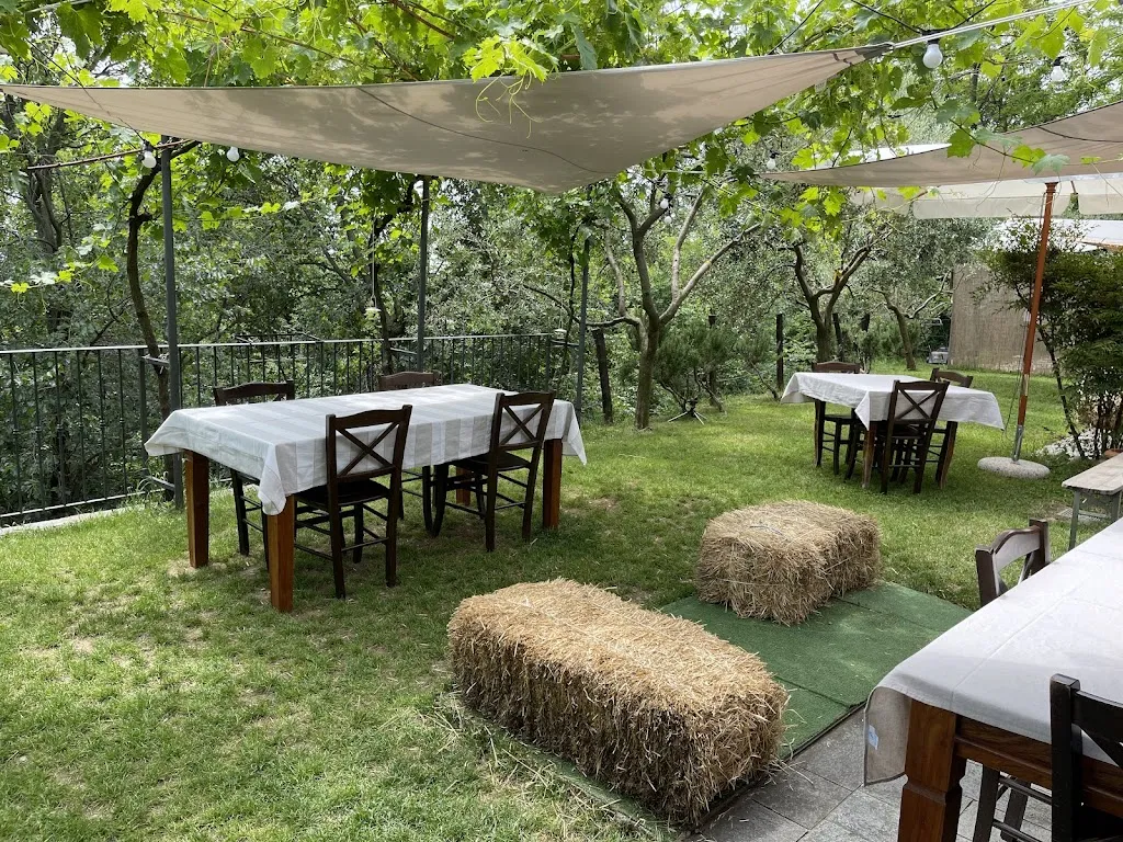 Farmhouse Cascina del Frances restaurant in Scanzorosciate