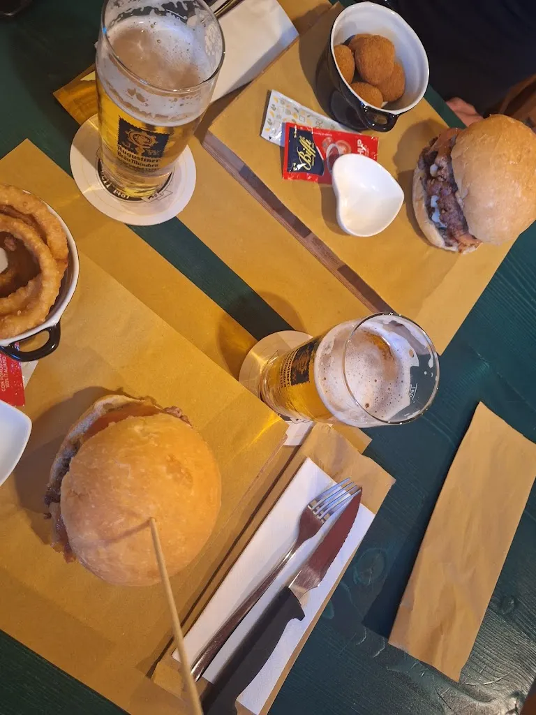 Elisa Manenti_Busker's Pub_Schilpario_review