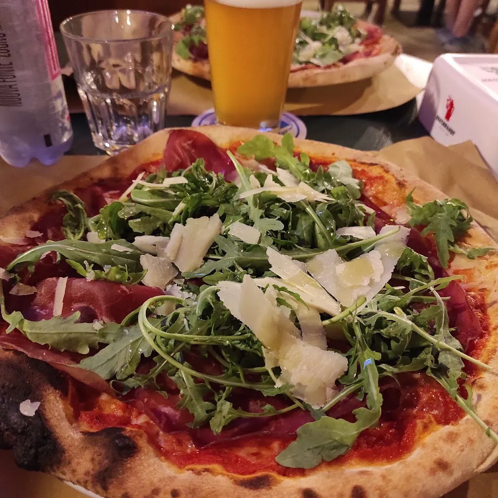 Pode_Busker's Pub_Schilpario_review