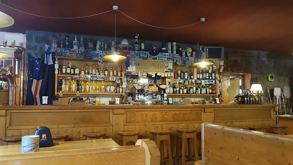 Busker's Pub restaurant in Schilpario