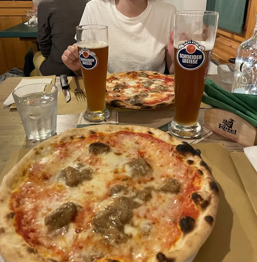 Busker's Pub_Schilpario_slider_image_3