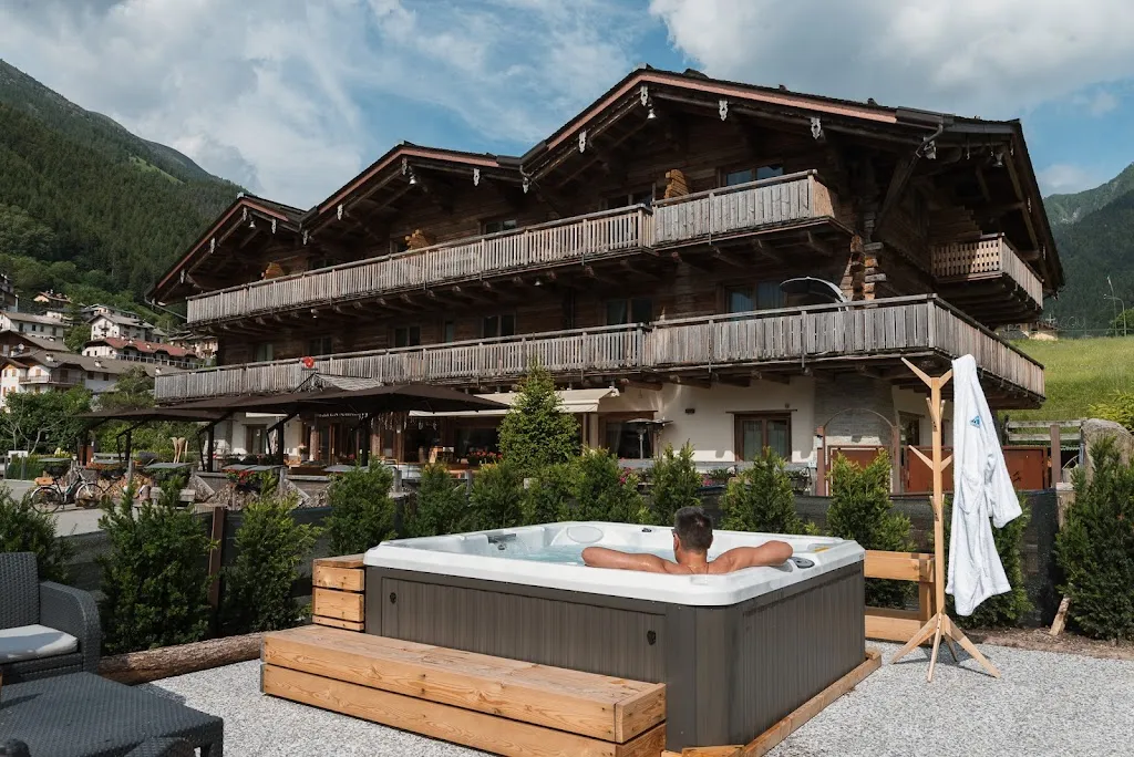 Alpen Chalet - Charme Mountain Hotel & Private Spa_Schilpario_slider_image_1