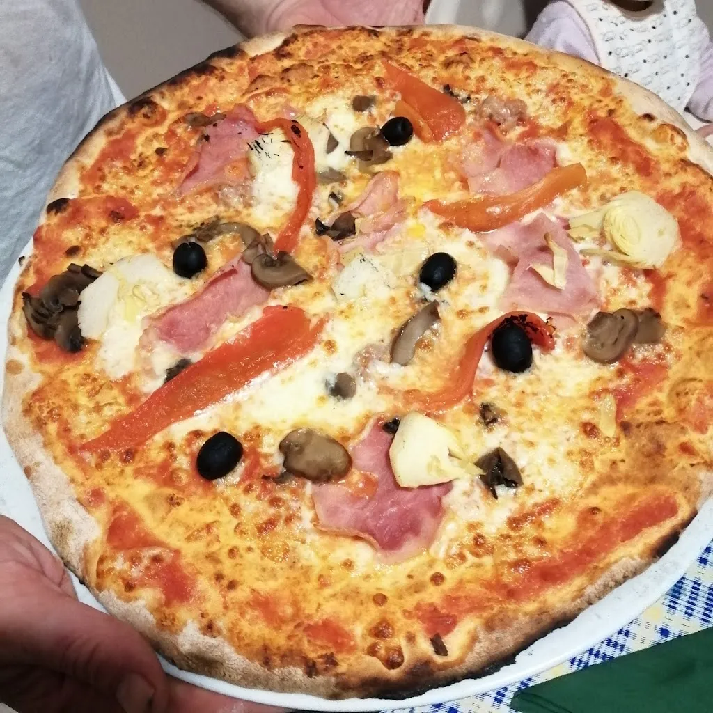 Bar - Pizzeria "Casa Mia" restaurant in Semiana