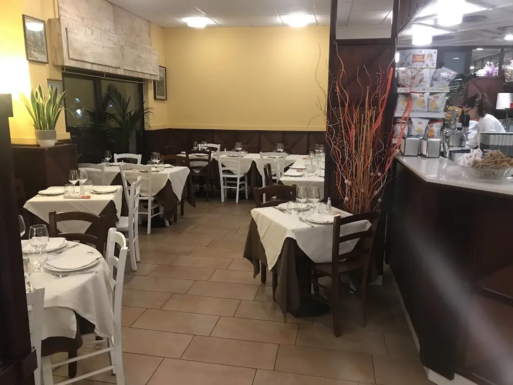 Bar Segrate restaurant in Segrate