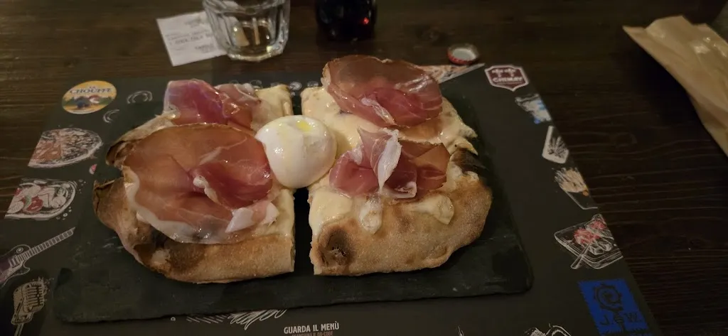 Andrea De Fusco_Old Pub Pizzeria Albachiara_Sermide_review