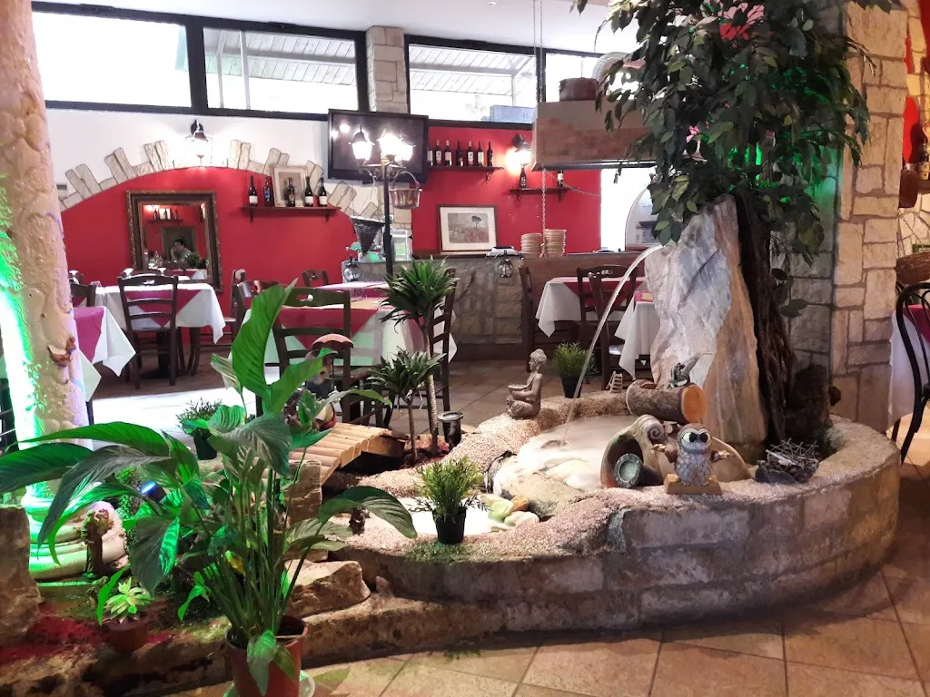 Little Cave_Settimo Milanese_slider_image_3