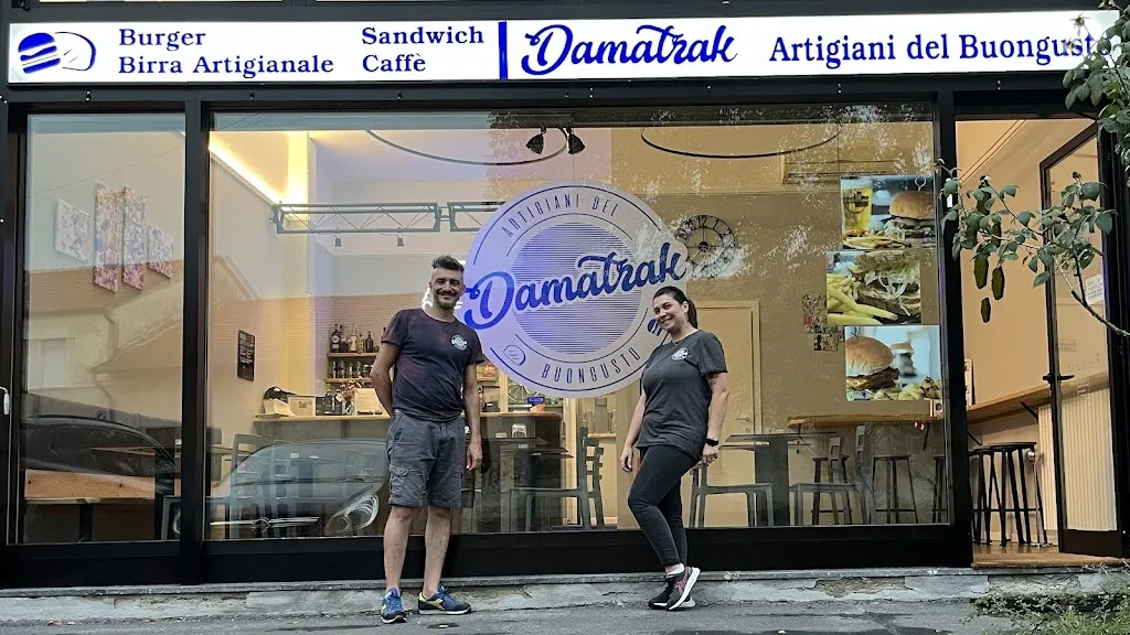 Damatrak restaurant in Settimo Milanese