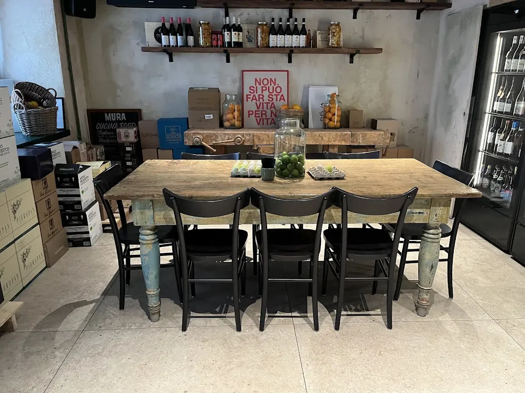 MURA SOAVE restaurant in Soave