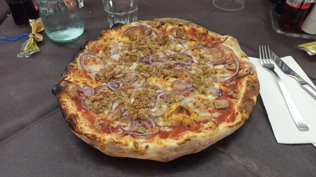 Renata Bar-Trattoria-Pizzeria_Soave_slider_image_3