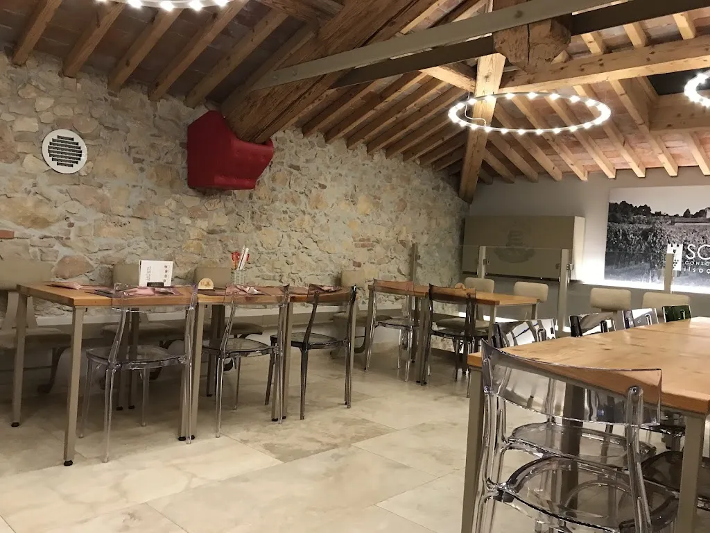 Pizzeria Acquario SOAVE_Soave_slider_image_1