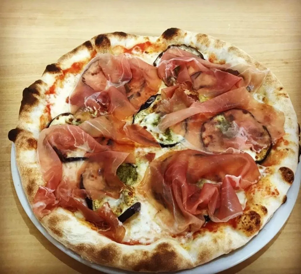 Pizzeria Al Castello SOAVE_Soave_slider_image_2