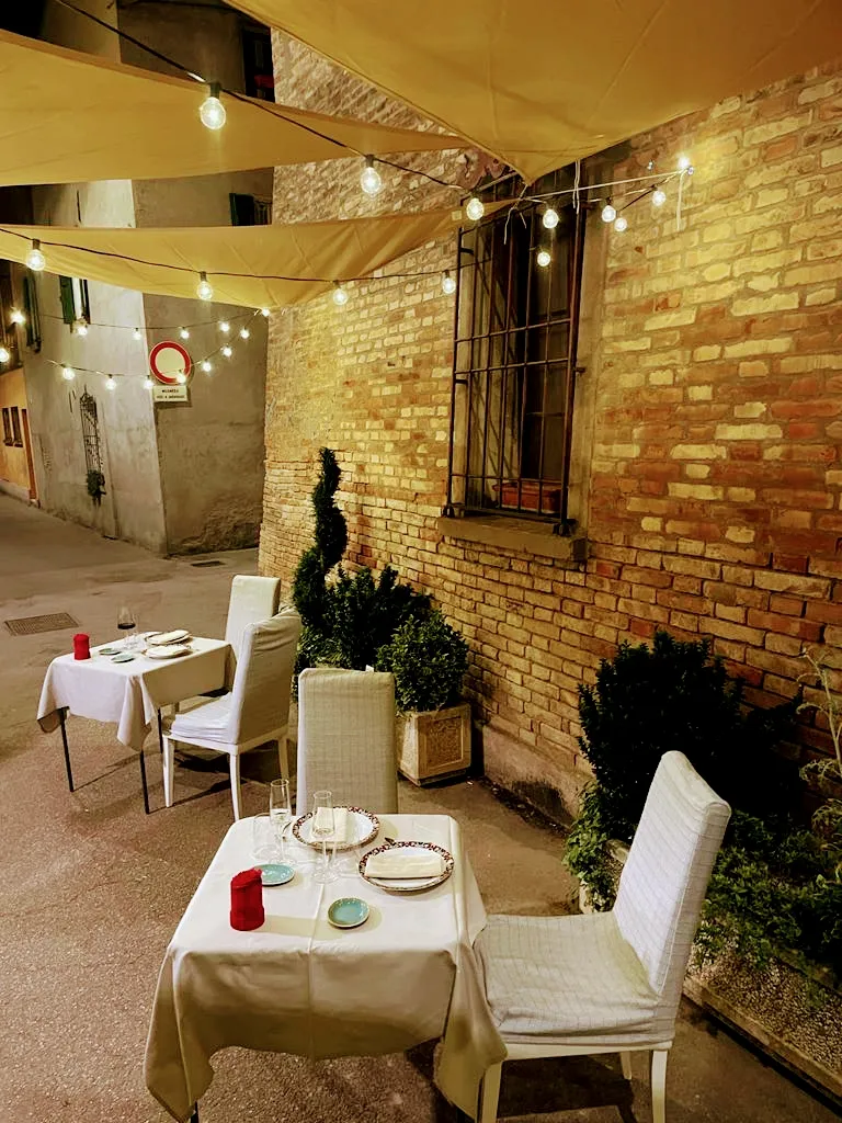 Osteria ritrovata di du butò restaurant in Solarolo