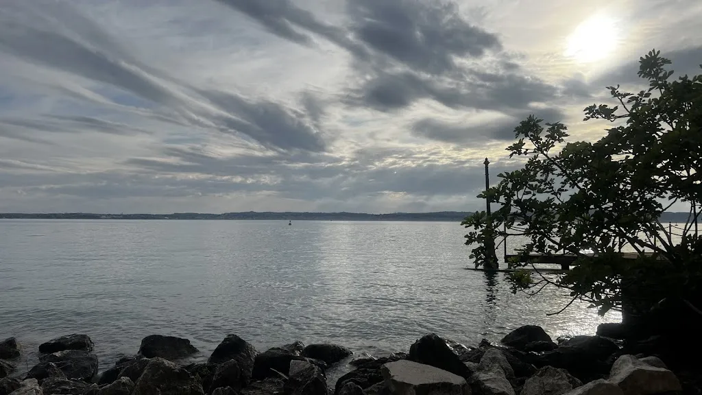 Irina Ott_L'Arcimboldo Ristorante con Pizza Centro Storico Giardino e Terrazza a Lago_Sirmione_recensione