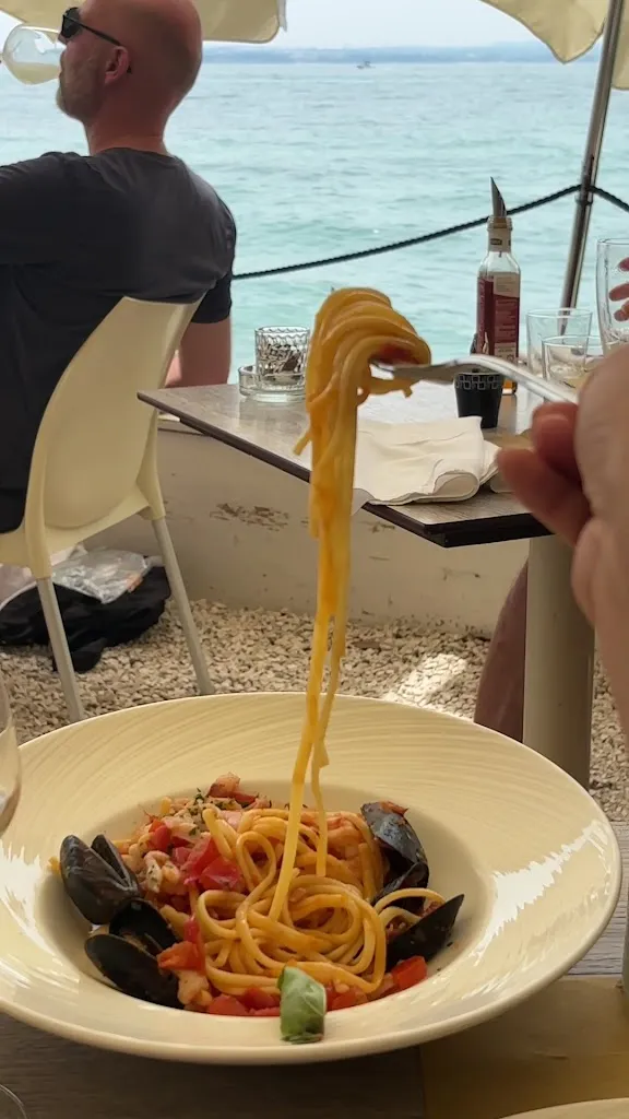 L'Arcimboldo Ristorante con Pizza Centro Storico Giardino e Terrazza a Lago_Sirmione_slider_image_2