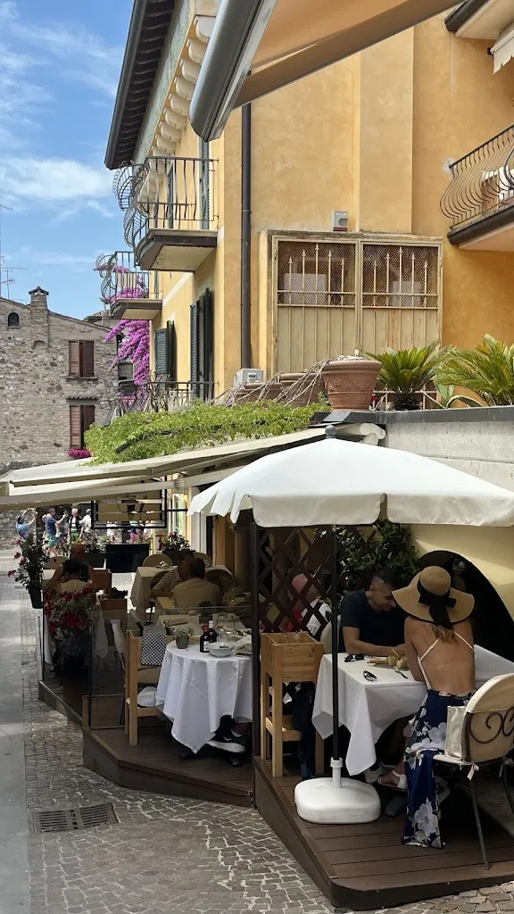 Burt Zhou_Tavernetta Maria Callas_Sirmione_review