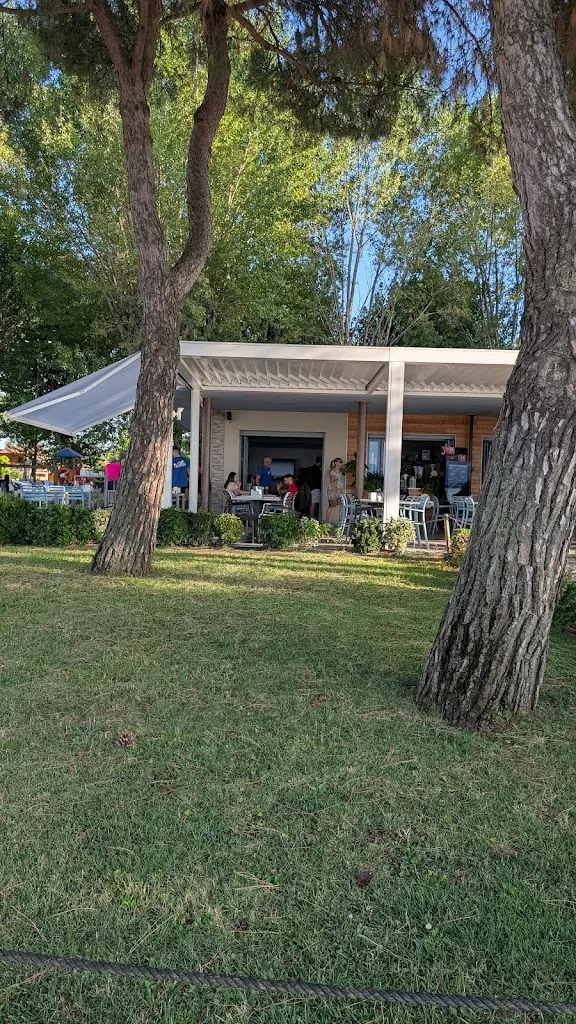 Loredana Tadhana_Punta Gro Beach Bar_Sirmione_review