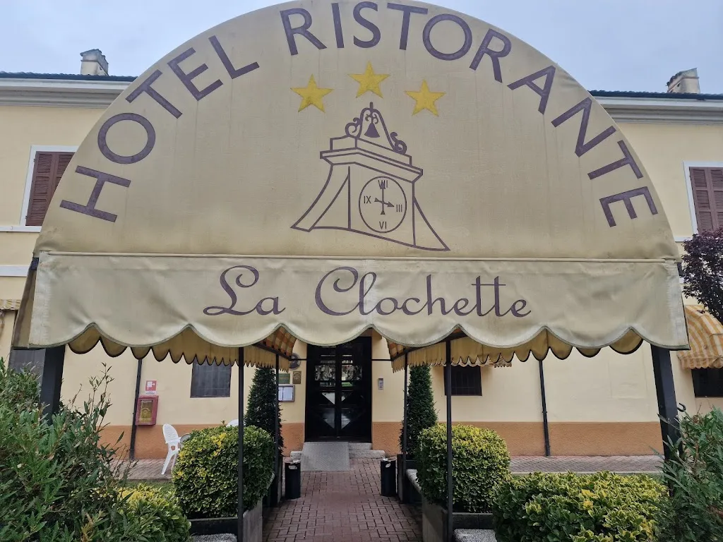 Restaurant Hotel La Clochette restaurant in Solarolo Rainerio