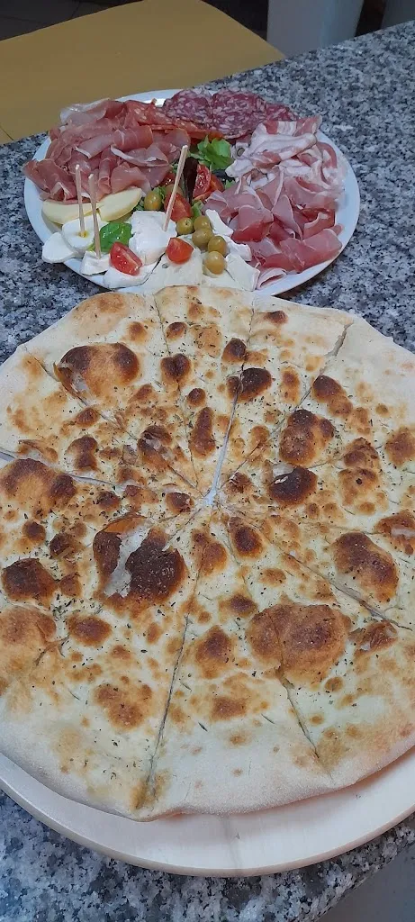 Pizzeria L'Alternativa birreria_Solto Collina_slider_image_3