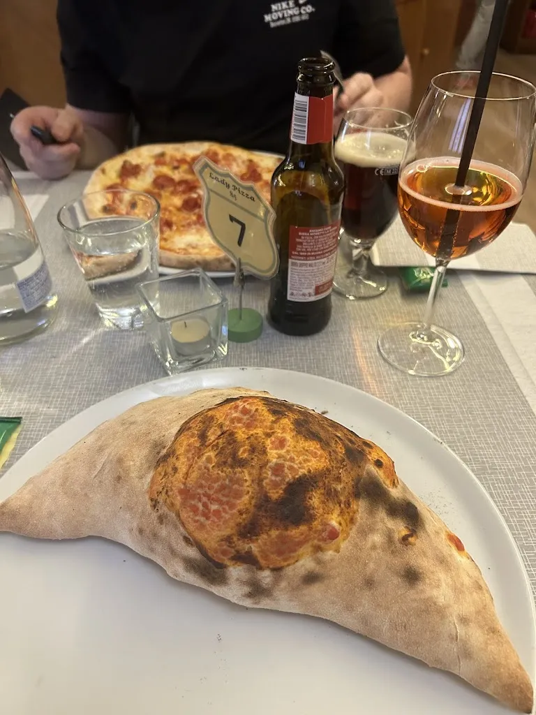 hannah mcgee_LADY PIZZA RESTAURANT 85_Sondalo_Bewertung